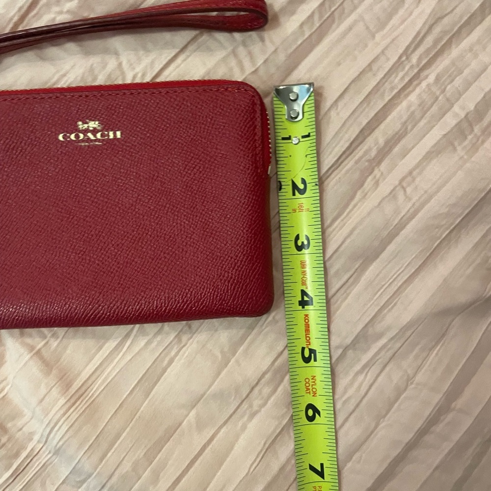 Coach Crossgrain Leather Corner Zip Wristlet Wallet 1941 Red - Picture 4 of 5